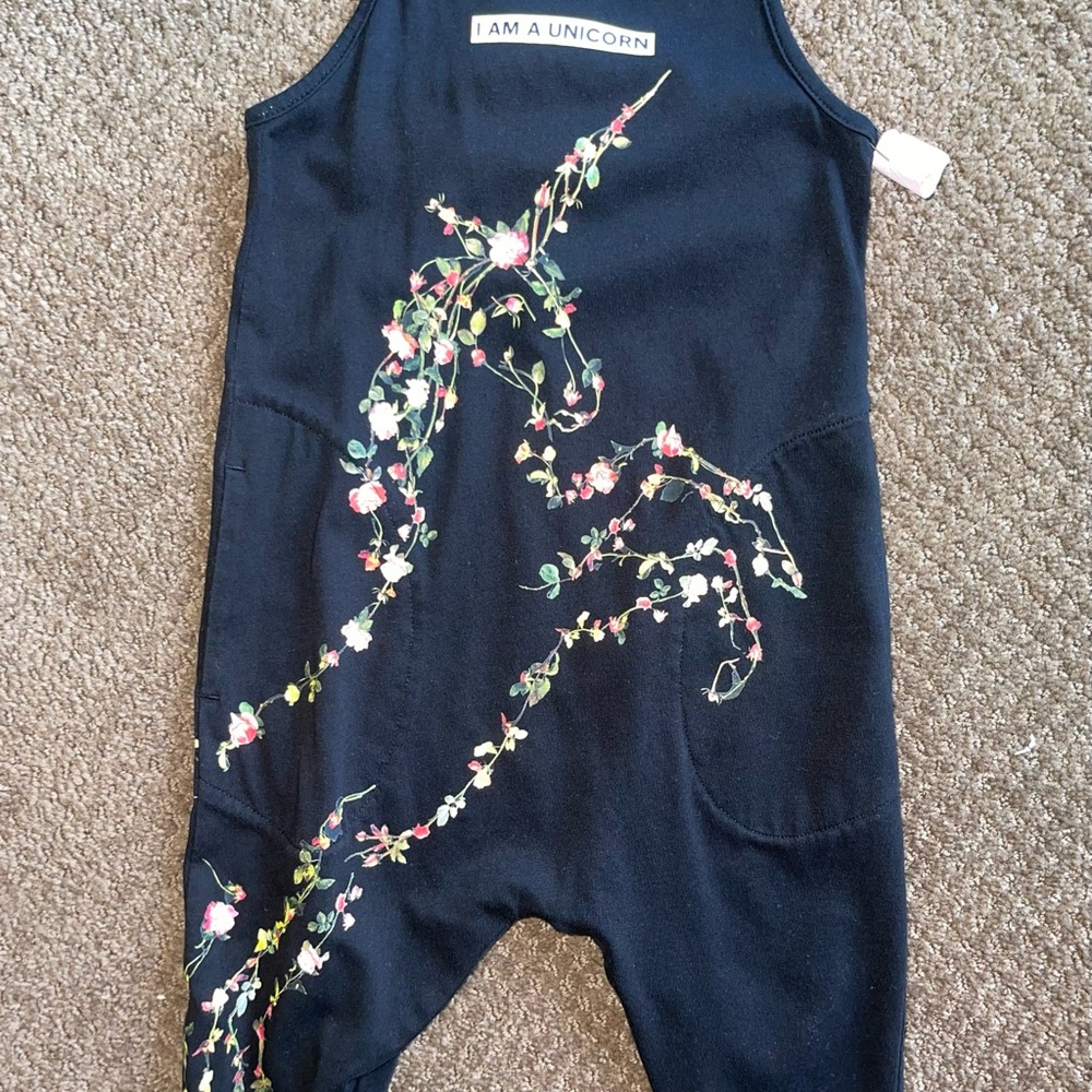 Only worn TWICE. Gently used. Runs a little big.